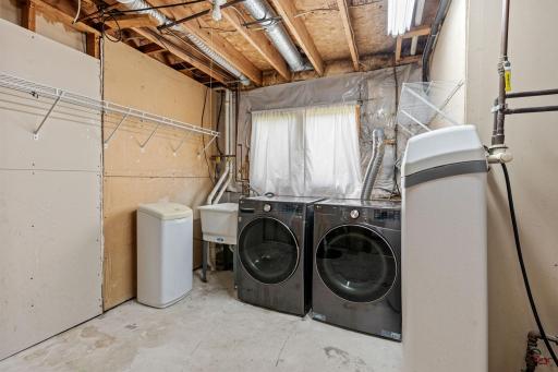 61-web-or-mls-7581 23rd St N-61.jpg