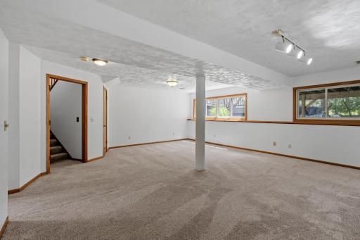 53-web-or-mls-7581 23rd St N-53.jpg