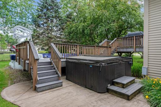 14-web-or-mls-7581 23rd St N-14.jpg