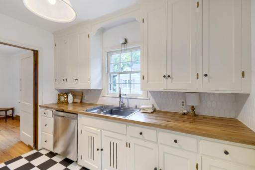 429 Fremont Street - Web Quality - 023 - 15 Kitchen.jpg