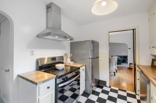 429 Fremont Street - Web Quality - 024 - 16 Kitchen.jpg