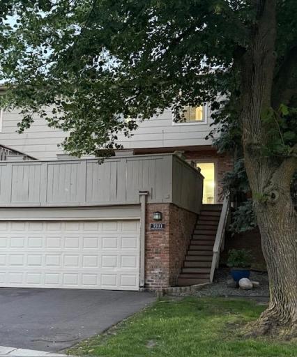 2111 Kings Valley Road W, Golden Valley, MN 55427