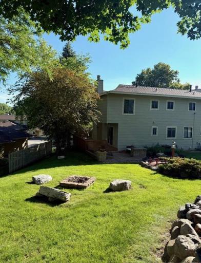 2111 Kings Valley Road W, Golden Valley, MN 55427