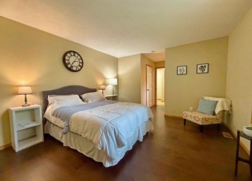 2111 Kings Valley Road W, Golden Valley, MN 55427