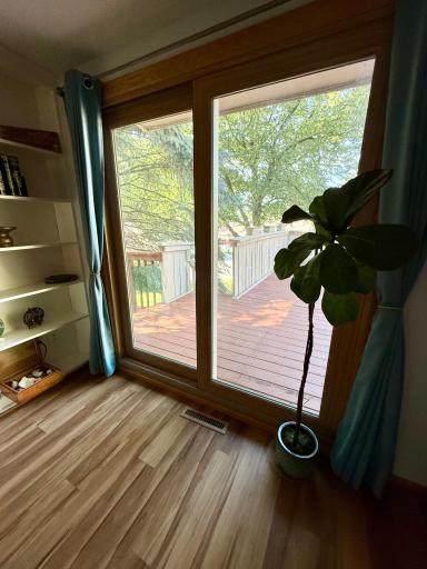 2111 Kings Valley Road W, Golden Valley, MN 55427