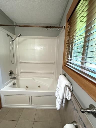 2111 Kings Valley Road W, Golden Valley, MN 55427