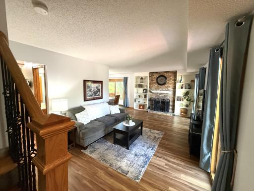 2111 Kings Valley Road W, Golden Valley, MN 55427
