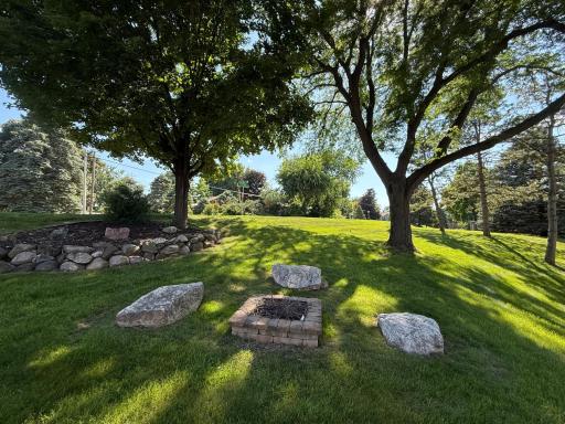 2111 Kings Valley Road W, Golden Valley, MN 55427