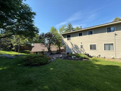 2111 Kings Valley Road W, Golden Valley, MN 55427