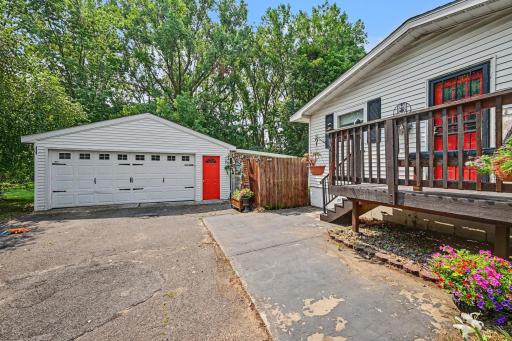 Side Yard Deck Fenced Yard