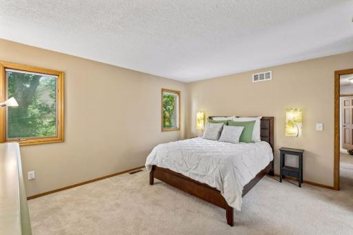 17195 Daniel Lane, Eden Prairie, MN 55346