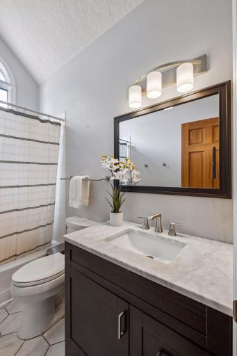 17195 Daniel Lane, Eden Prairie, MN 55346