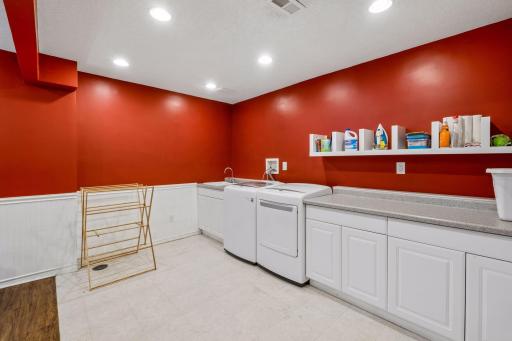 17195 Daniel Lane, Eden Prairie, MN 55346