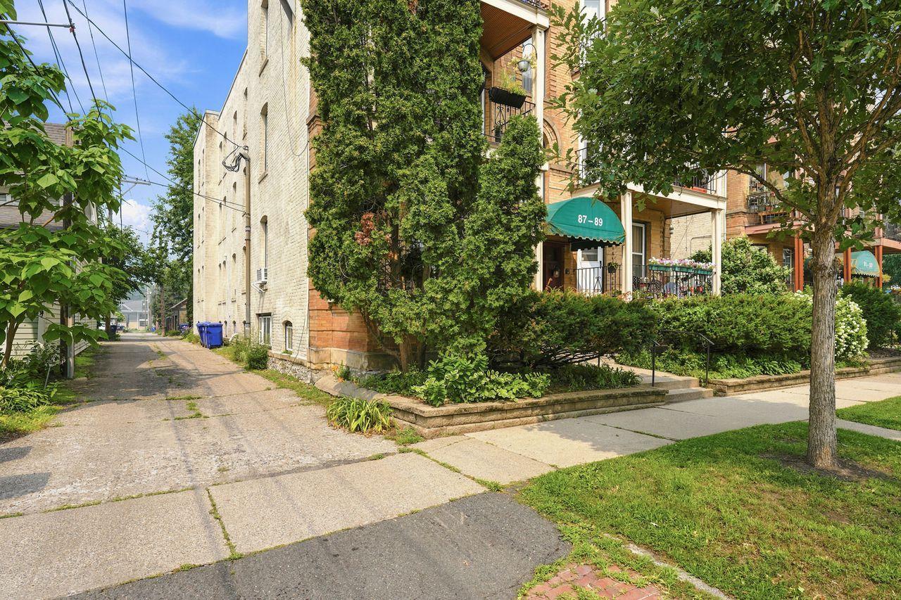 3-web-or-mls-A7400882.jpg