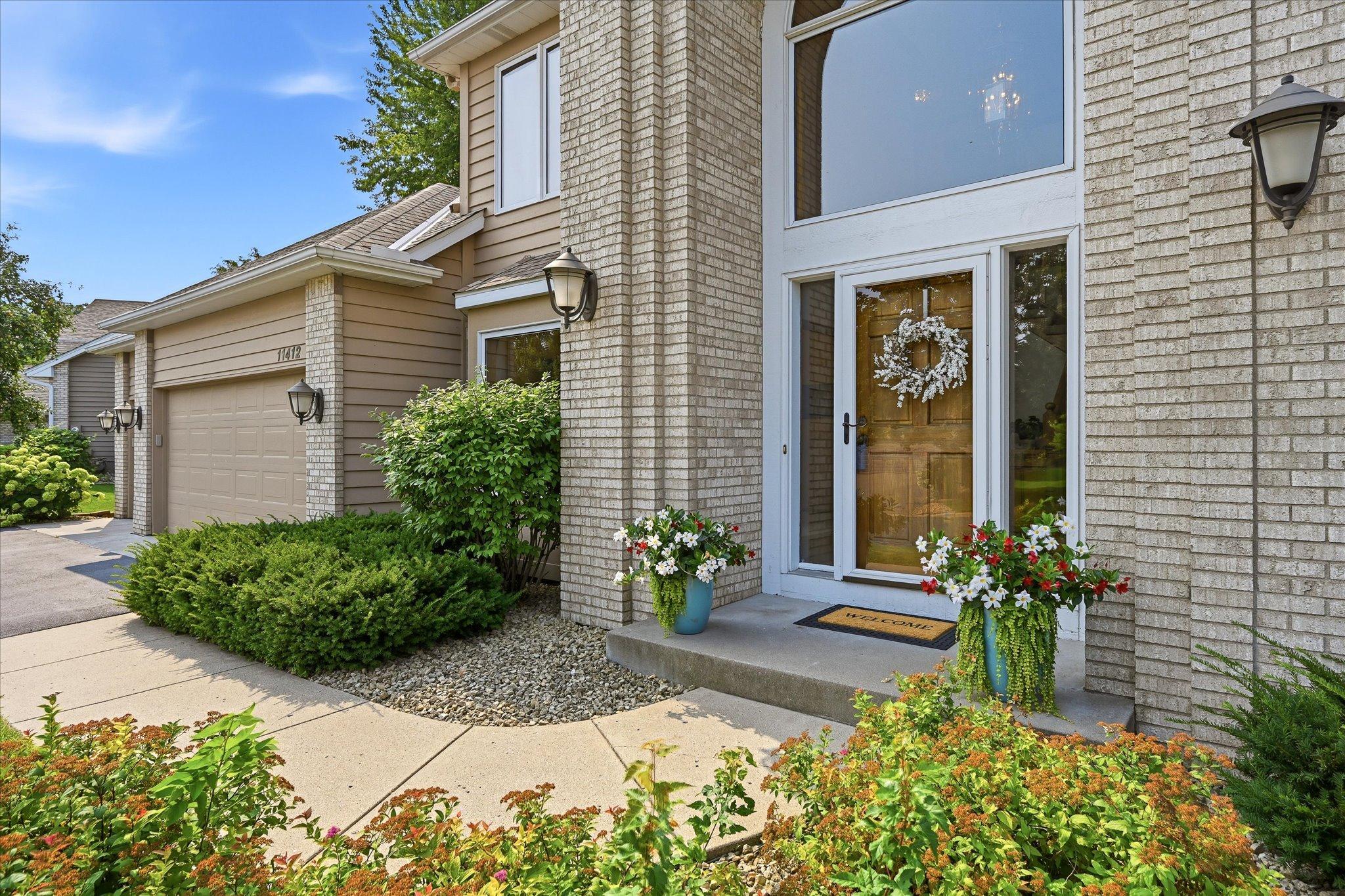 Located near parks, trails, sidewalks, and Dred Scott Playfields, with convenient access to nearby outdoor recreation and amenities.