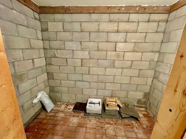 WINE/SAFE ROOM