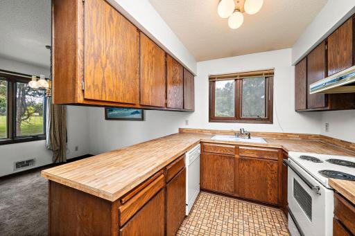 8-web-or-mls-7408-w-100th-st.jpg