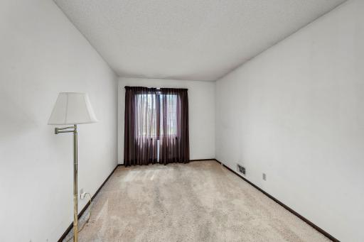 11-web-or-mls-7408-w-100th-st.jpg