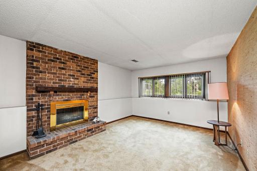 14-web-or-mls-7408-w-100th-st.jpg