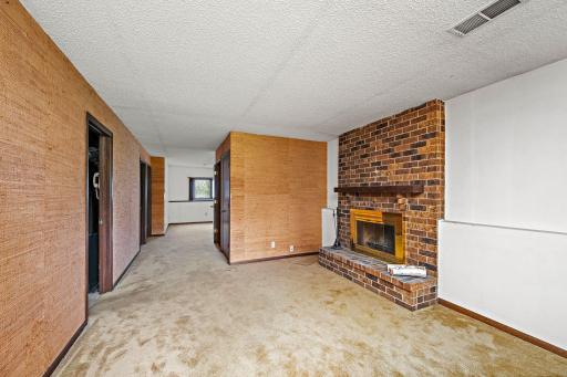 15-web-or-mls-7408-w-100th-st.jpg