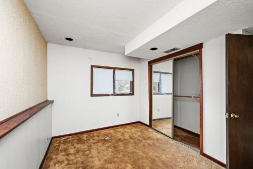 18-web-or-mls-7408-w-100th-st.jpg