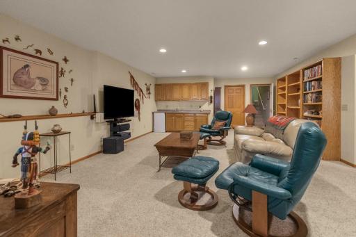 8897 Compton Drive, Inver Grove Heights, MN 55076