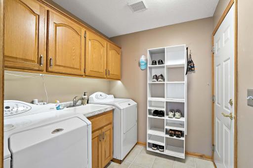 7937 9th Street Court N, Oakdale, MN 55128