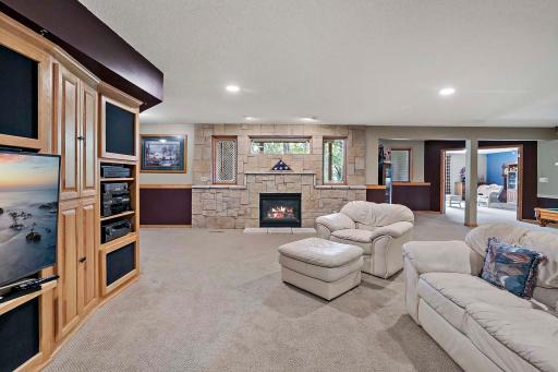 7937 9th Street Court N, Oakdale, MN 55128