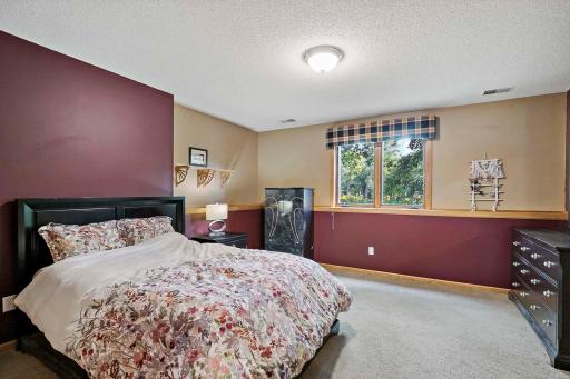7937 9th Street Court N, Oakdale, MN 55128