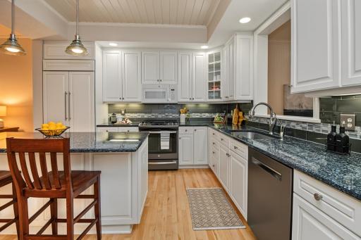 604 Coventry Lane, Minneapolis, MN 55435