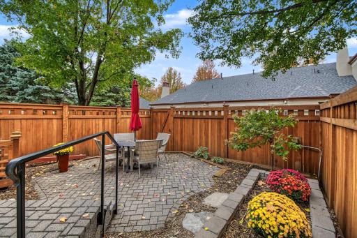 604 Coventry Lane, Minneapolis, MN 55435