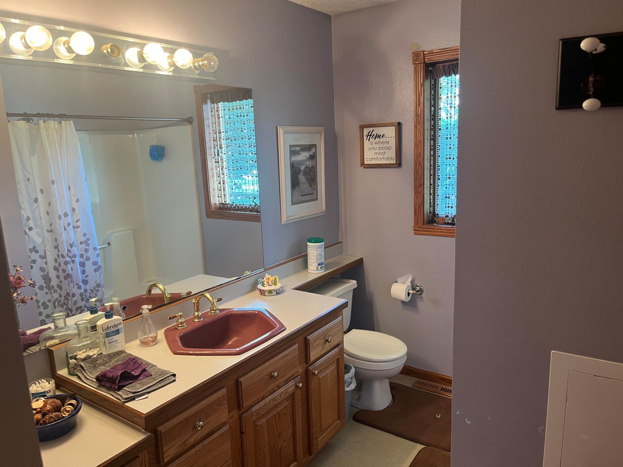 full bathroom.jpg