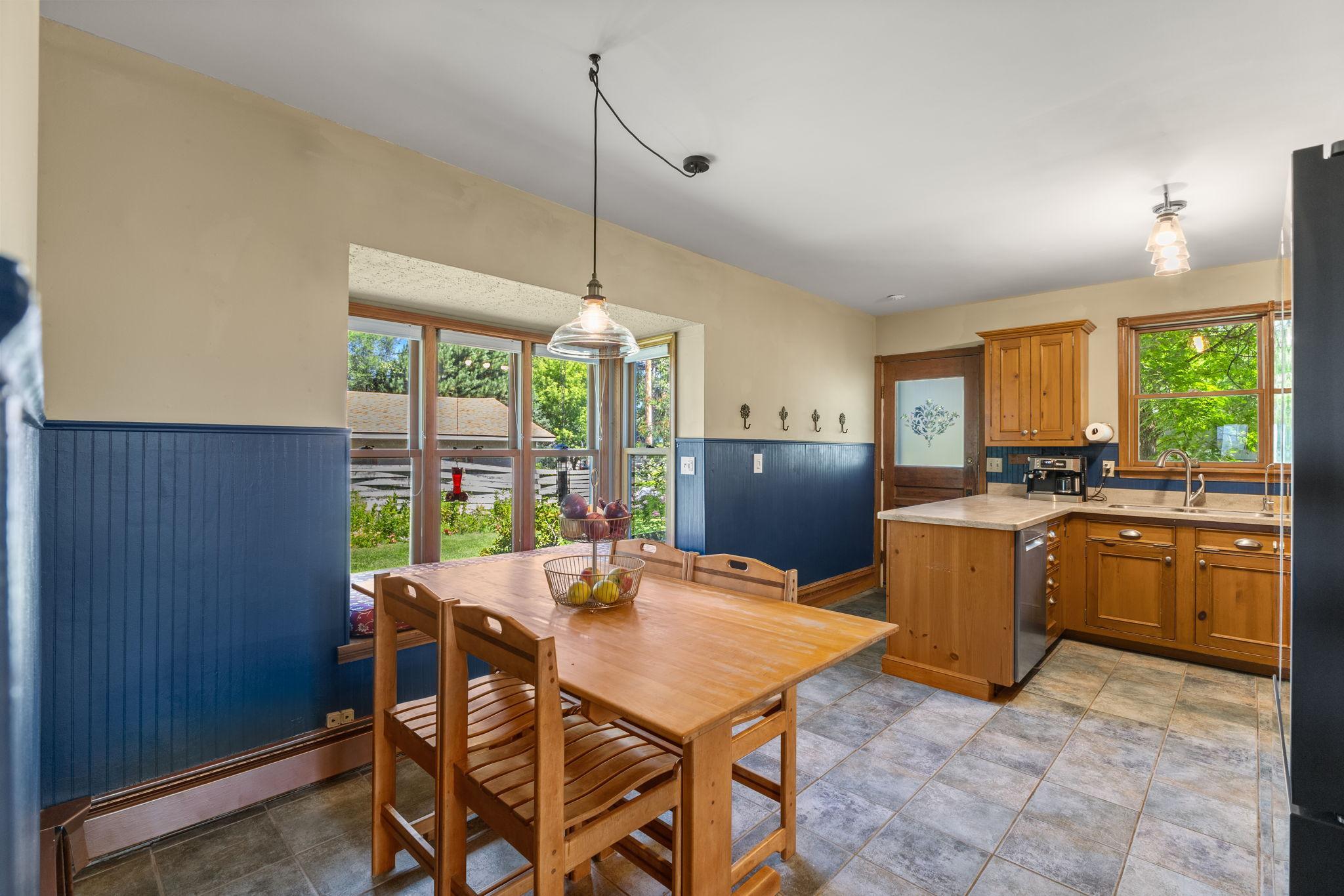 Additional informal dining area
