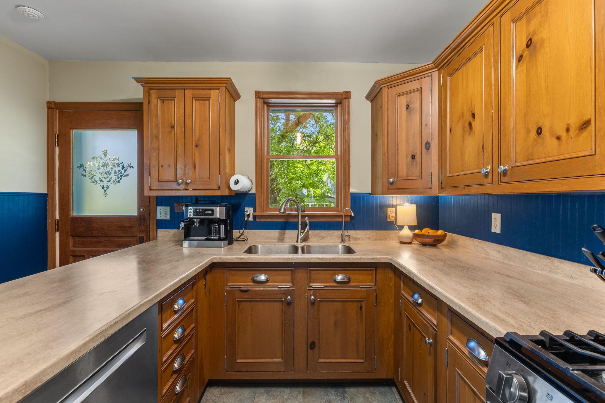 Ample counter space for all of your cooking, baking and entertaining needs!