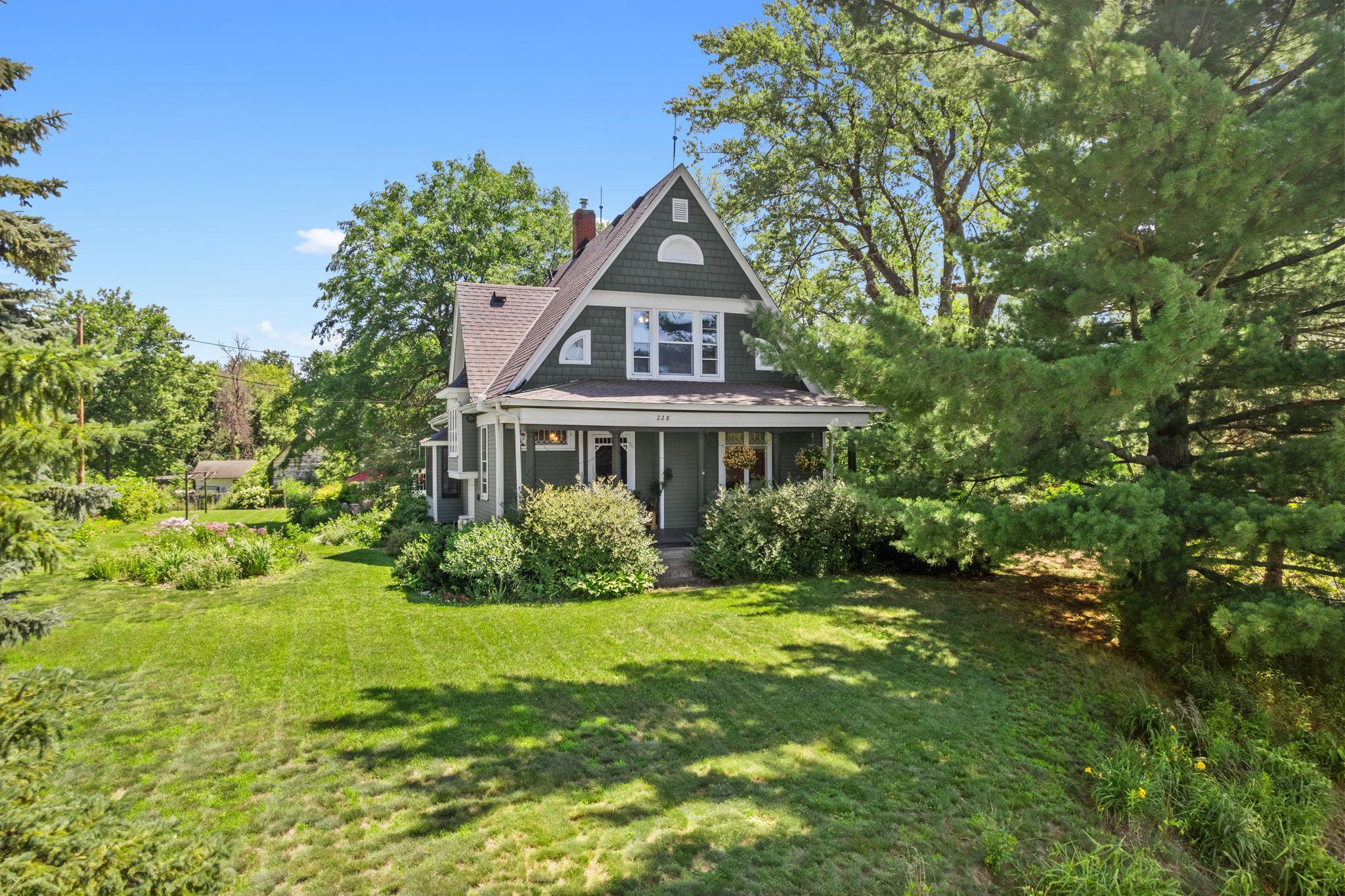 Welcome to 228 Summit Avenue!
