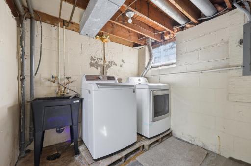 323 E 43rd Street, Minneapolis, MN 55409