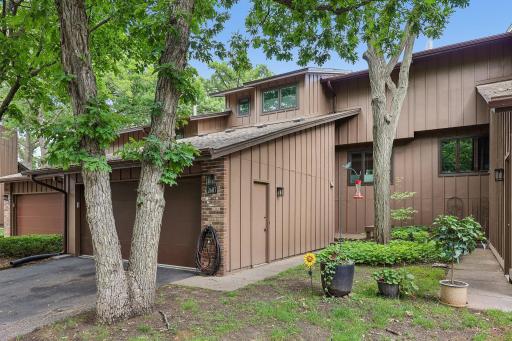 2687 Sumac Ridge, White Bear Lake, MN 55110
