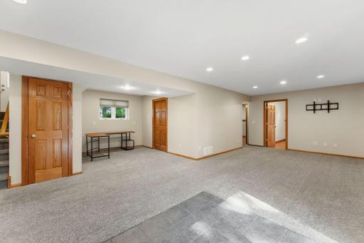 7703 Ivystone Avenue S, Cottage Grove, MN 55016