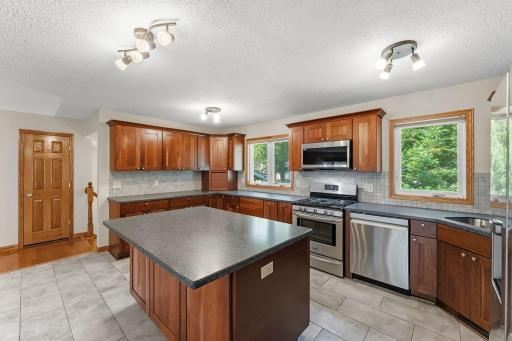 7703 Ivystone Avenue S, Cottage Grove, MN 55016