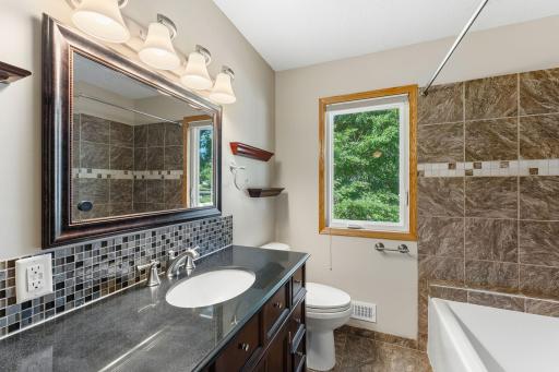 7703 Ivystone Avenue S, Cottage Grove, MN 55016