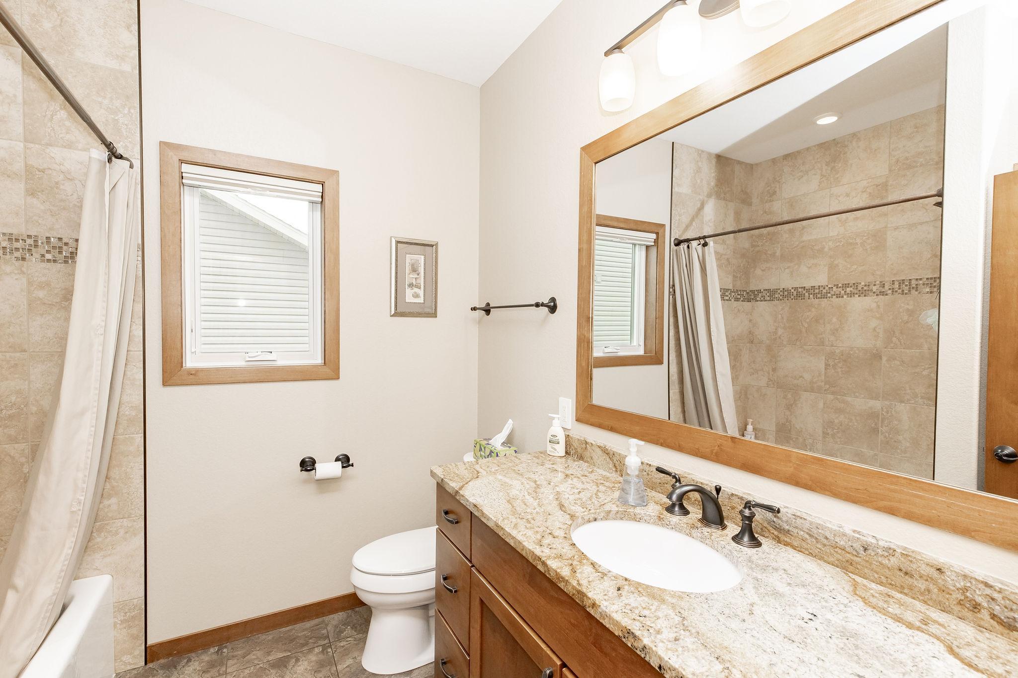 Full Bath w/ granite countertop