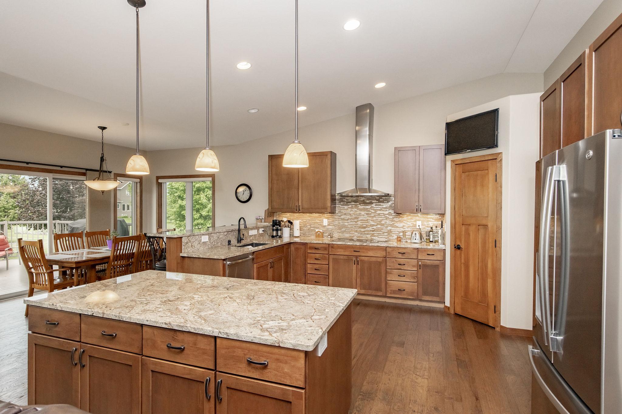 Kitchen w/ granite countertops