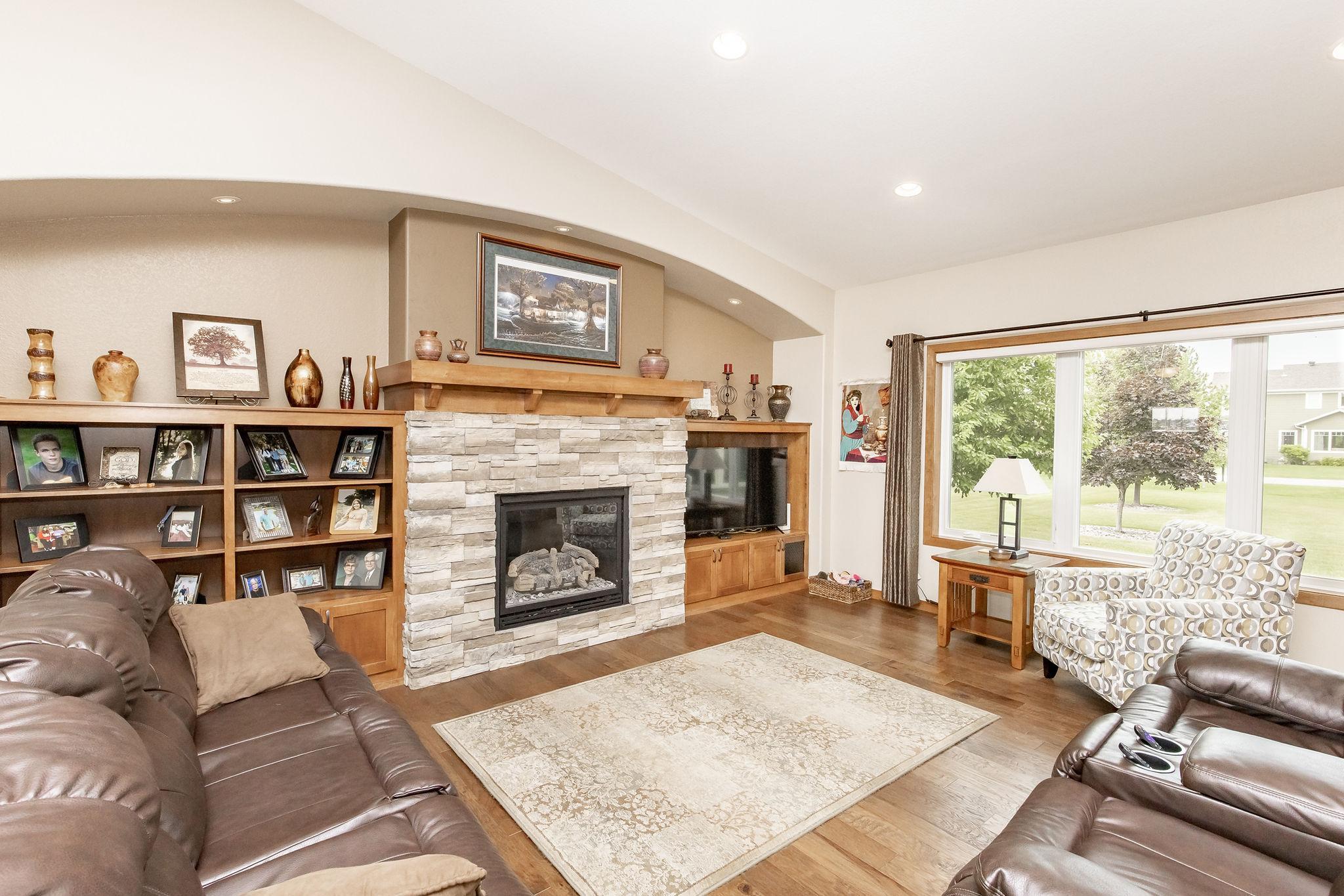 Living Room w/ built-ins