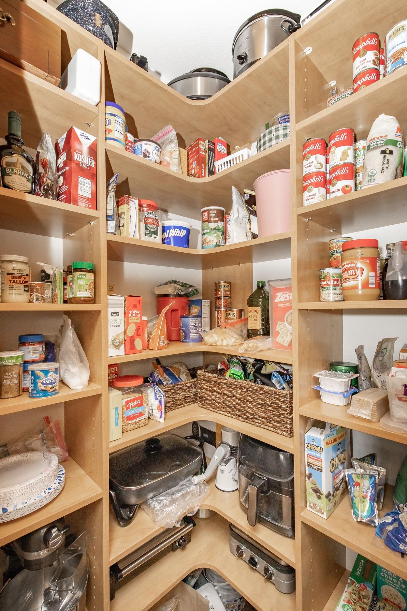 3814-16.jpg-in pantry