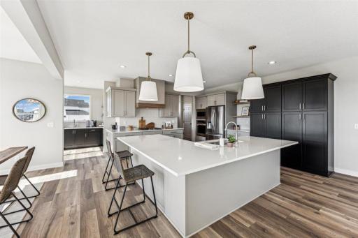 Photos are of a similar "Sheridan". Selections and options may differ.