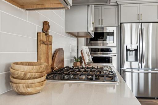 Photos are of a similar "Sheridan". Selections and options may differ.