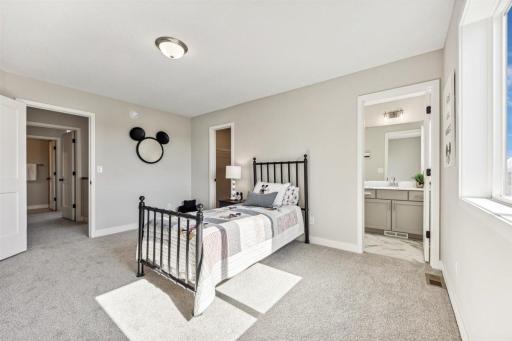 Photos are of a similar "Sheridan". Selections and options may differ.