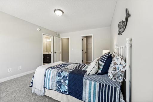 Photos are of a similar "Sheridan". Selections and options may differ.
