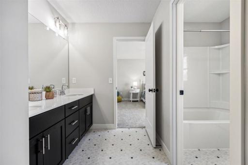Photos are of a similar "Sheridan". Selections and options may differ.