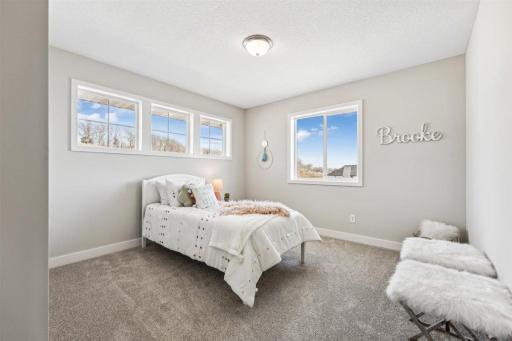 Photos are of a similar "Sheridan". Selections and options may differ.